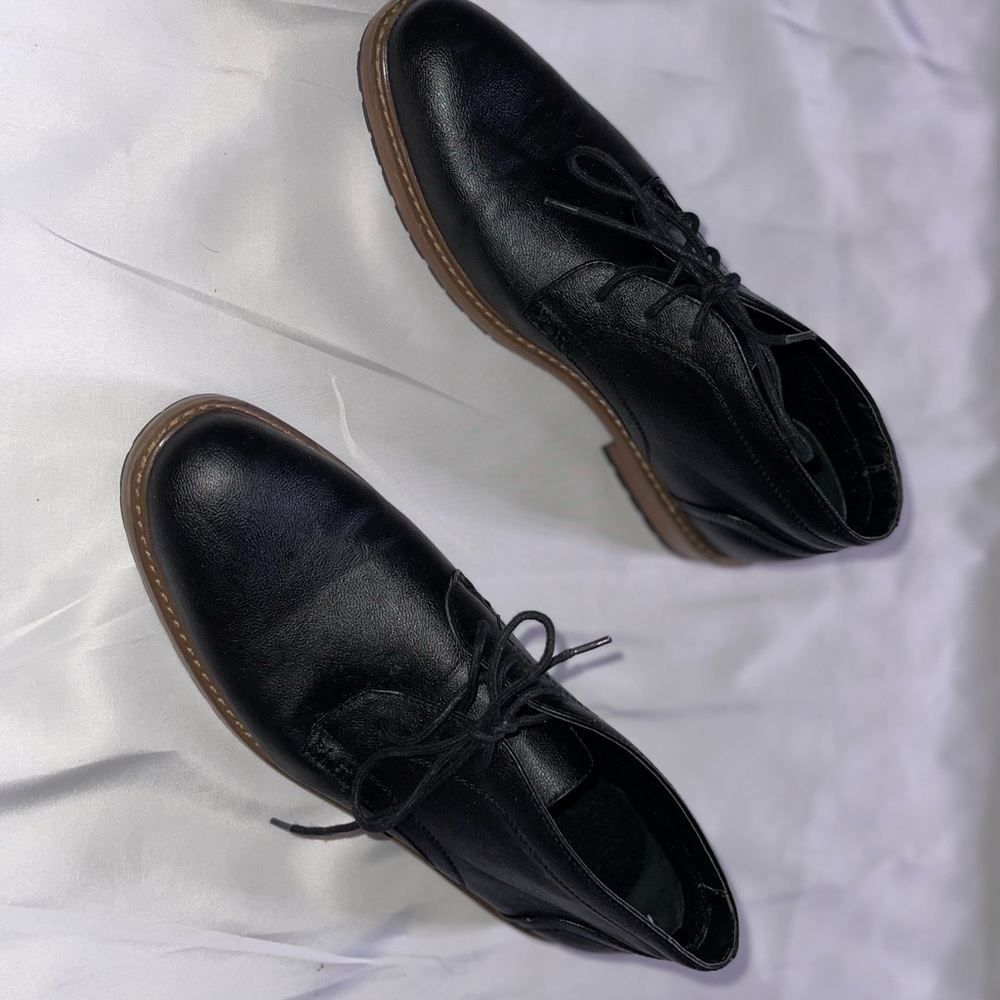 MENS SHOES SIZE 10
